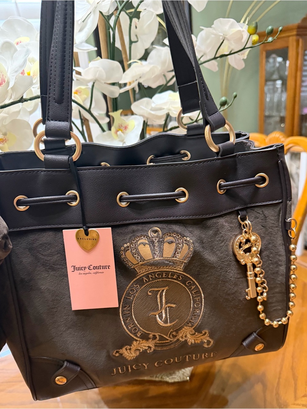 NWT Juicy Couture DAYDREAMER Brown Lovers Tote w/ Gold Embroidered Crest &Charm